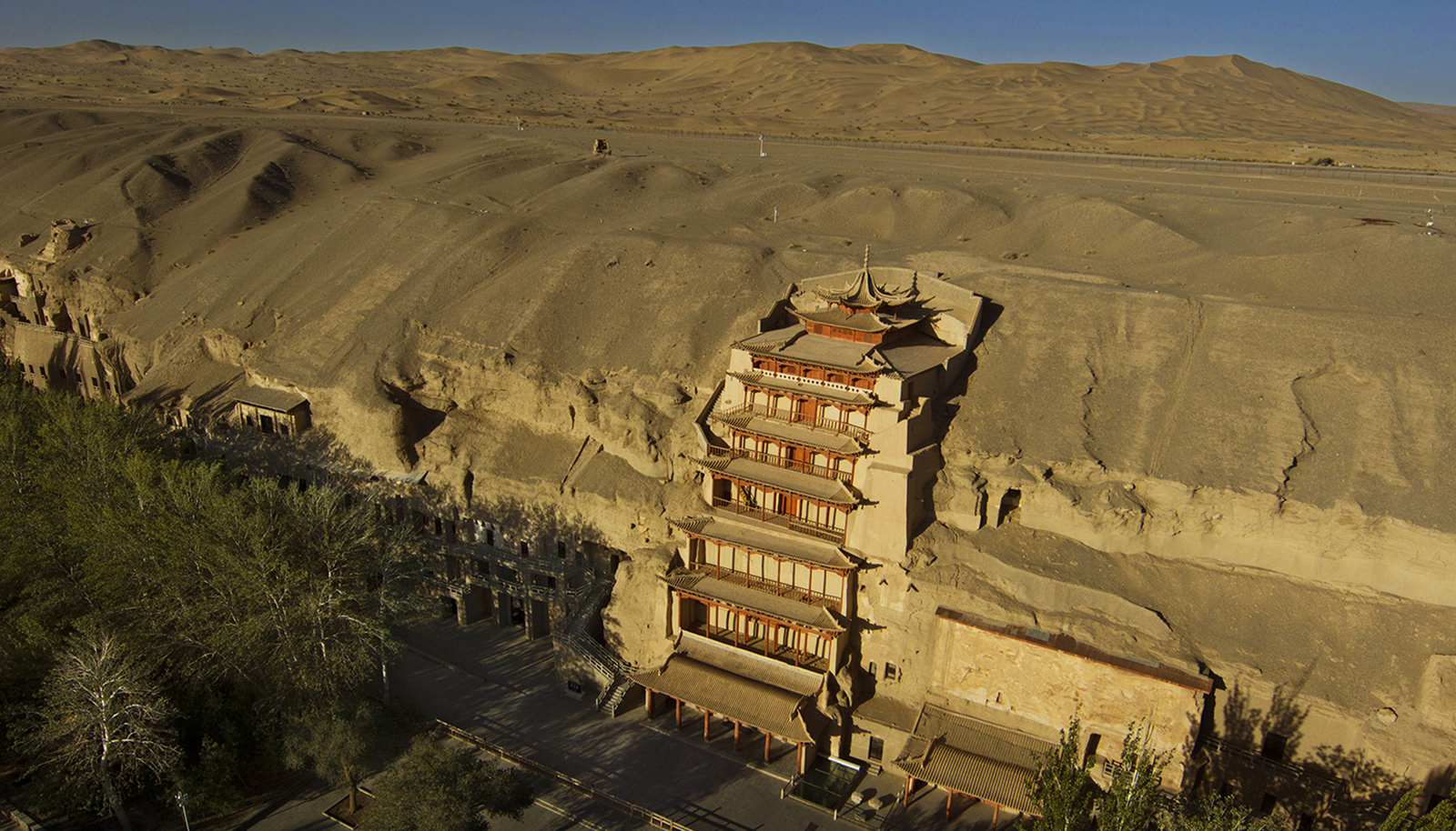 探寻甘肃阳光下的旅行传奇